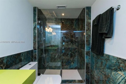 Copropriété à louer à Miami Beach, Floride: 2 chambres, 141.21 m2 № 2241879 - photo 13