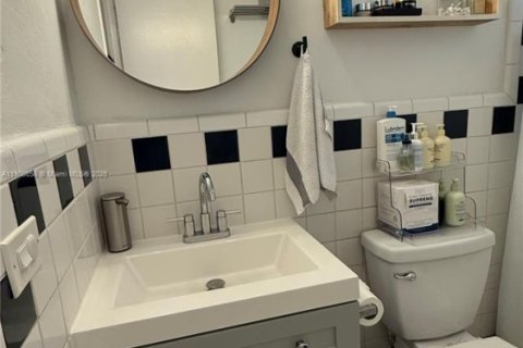 Propiedad comercial en venta en Miami, Florida, 157.93 m2 № 1952107 - foto 18