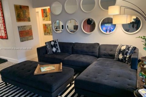 Propiedad comercial en venta en Miami, Florida, 157.93 m2 № 1952107 - foto 3