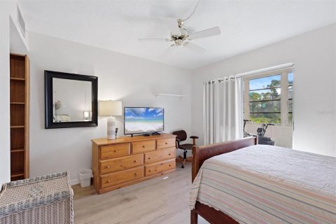 Condo in Englewood, Florida, 2 bedrooms № 2112700 - photo 16