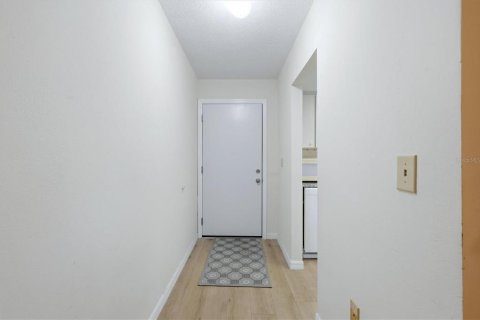 Condo in Englewood, Florida, 2 bedrooms № 2112700 - photo 5