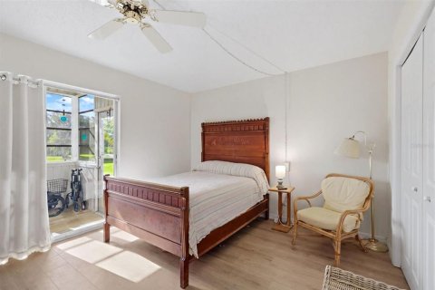 Condo in Englewood, Florida, 2 bedrooms № 2112700 - photo 15