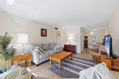 Condo in Englewood, Florida, 2 bedrooms № 2112700 - photo 10