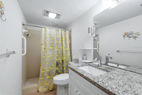 Condo in Englewood, Florida, 2 bedrooms № 2112700 - photo 17
