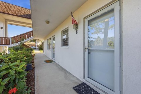 Condo in Englewood, Florida, 2 bedrooms № 2112700 - photo 3