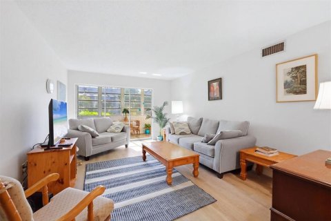 Condo in Englewood, Florida, 2 bedrooms № 2112700 - photo 6