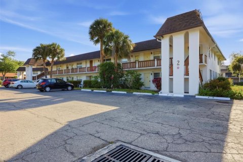 Condo in Englewood, Florida, 2 bedrooms № 2112700 - photo 2