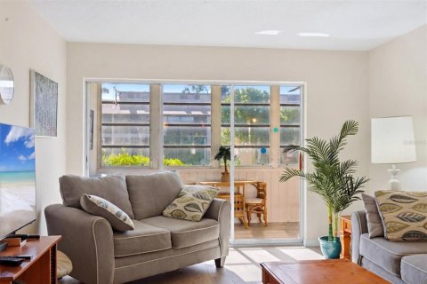 Condo in Englewood, Florida, 2 bedrooms № 2112700 - photo 7