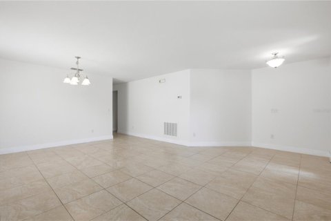 Villa ou maison à vendre à Sanford, Floride: 4 chambres, 181.16 m2 № 2302978 - photo 7