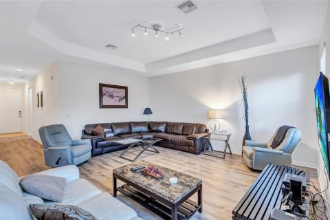 House in Bradenton, Florida 3 bedrooms, 155.98 sq.m. № 2285071 - photo 6