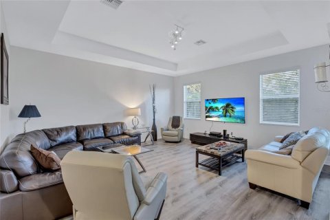 House in Bradenton, Florida 3 bedrooms, 155.98 sq.m. № 2285071 - photo 5