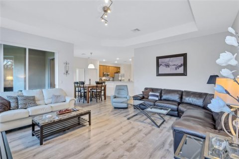 House in Bradenton, Florida 3 bedrooms, 155.98 sq.m. № 2285071 - photo 8