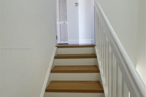 Touwnhouse à vendre à Miami, Floride: 3 chambres, 150.41 m2 № 2033350 - photo 6