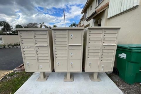 Touwnhouse à vendre à Miami, Floride: 3 chambres, 150.41 m2 № 2033350 - photo 20