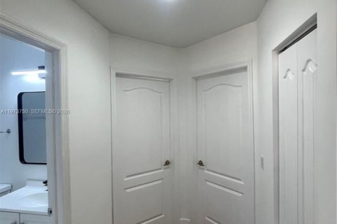 Touwnhouse à vendre à Miami, Floride: 3 chambres, 150.41 m2 № 2033350 - photo 7