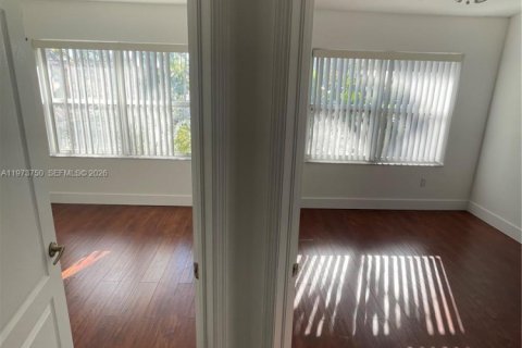 Touwnhouse à vendre à Miami, Floride: 3 chambres, 150.41 m2 № 2033350 - photo 8