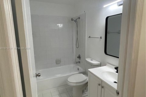 Touwnhouse à vendre à Miami, Floride: 3 chambres, 150.41 m2 № 2033350 - photo 16