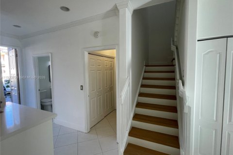Touwnhouse à vendre à Miami, Floride: 3 chambres, 150.41 m2 № 2033350 - photo 3