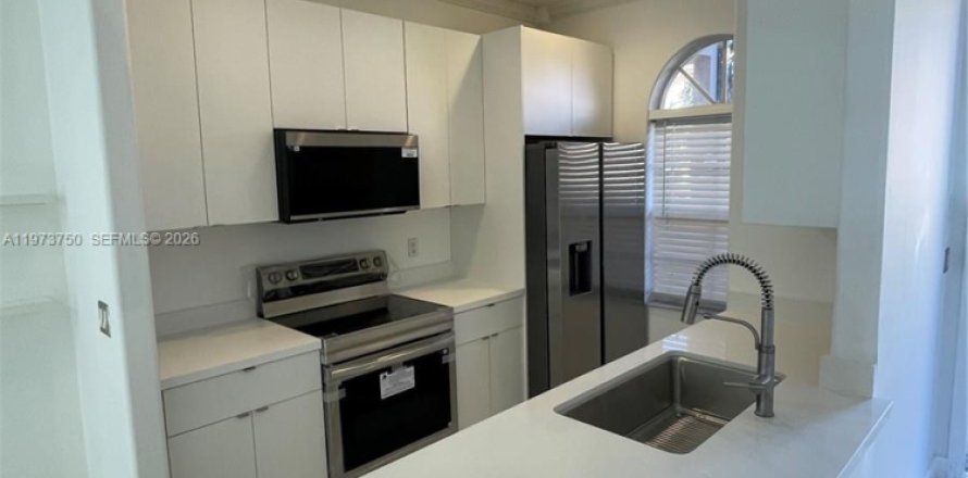 Touwnhouse à Miami, Floride 3 chambres, 150.41 m2 № 2033350