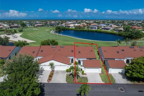 House in Punta Gorda, Florida 3 bedrooms, 170.66 sq.m. № 1791770 - photo 1