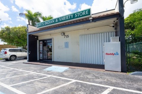 Commercial property in Margate, Florida № 1945487 - photo 8