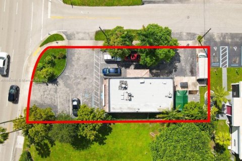 Commercial property in Margate, Florida № 1945487 - photo 10