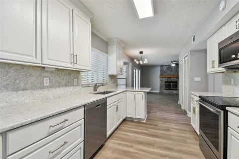 Casa en venta en Tarpon Springs, Florida, 3 dormitorios, 164.99 m2 № 1624768 - foto 17