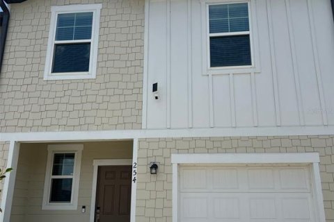 Townhouse in Davenport, Florida 3 bedrooms, 137.5 sq.m. № 1760394 - photo 1