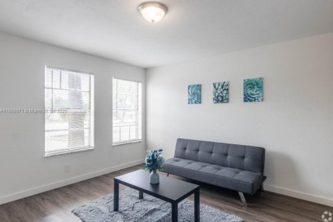 Apartamento en alquiler en Belle Glade, Florida, 3 dormitorios, 88.26 m2 № 2076859 - foto 10