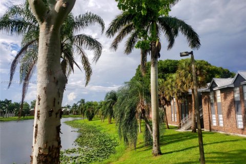 Apartamento en alquiler en Belle Glade, Florida, 3 dormitorios, 88.26 m2 № 2076859 - foto 11