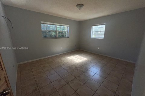 House in Miami, Florida 3 bedrooms, 142.98 sq.m. № 1999574 - photo 22