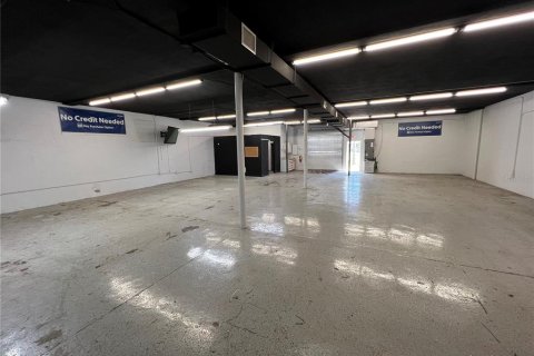 Propiedad comercial en alquiler en Gulfport, Florida, 225.75 m2 № 1781119 - foto 4