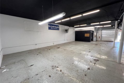 Propiedad comercial en alquiler en Gulfport, Florida, 225.75 m2 № 1781119 - foto 3