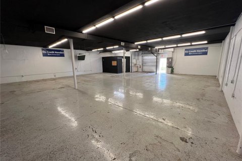 Propiedad comercial en alquiler en Gulfport, Florida, 225.75 m2 № 1781119 - foto 8
