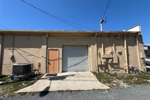 Propiedad comercial en alquiler en Gulfport, Florida, 225.75 m2 № 1781119 - foto 14