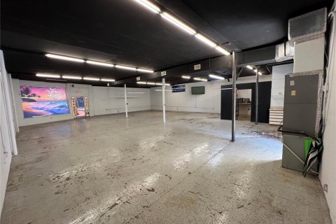 Propiedad comercial en alquiler en Gulfport, Florida, 225.75 m2 № 1781119 - foto 6