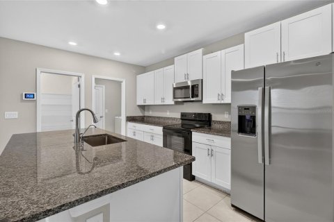 House in Lakeland, Florida 5 bedrooms, 232.72 sq.m. № 2232315 - photo 13