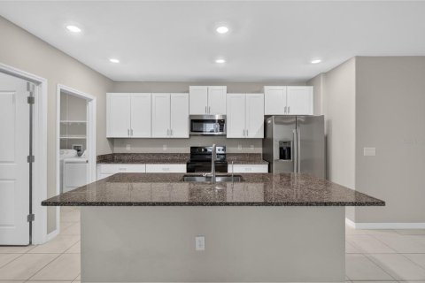 House in Lakeland, Florida 5 bedrooms, 232.72 sq.m. № 2232315 - photo 18
