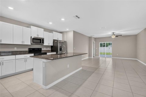 House in Lakeland, Florida 5 bedrooms, 232.72 sq.m. № 2232315 - photo 11
