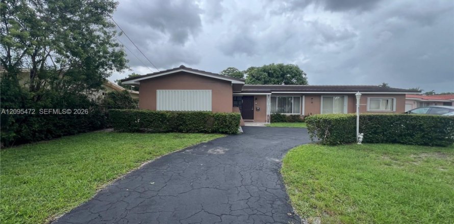 Villa ou maison à Hialeah, Floride 4 chambres, 225.57 m2 № 2384536