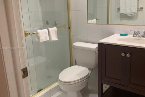 Condo in Sunny Isles Beach, Florida  № 1703027 - photo 7