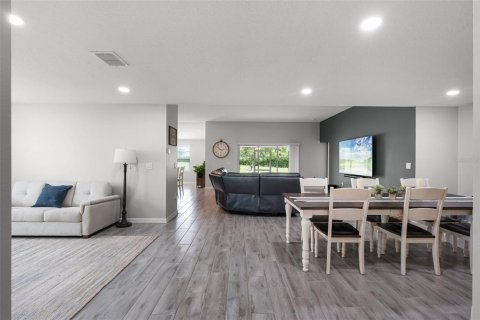 House in Mount Dora, Florida 4 bedrooms, 243.5 sq.m. № 1899191 - photo 5