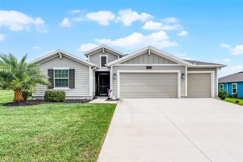House in Mount Dora, Florida 4 bedrooms, 243.5 sq.m. № 1899191 - photo 1