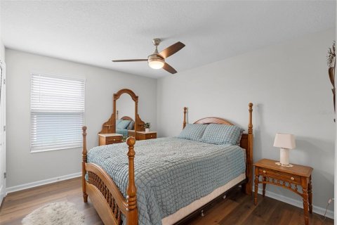House in Mount Dora, Florida 4 bedrooms, 243.5 sq.m. № 1899191 - photo 27
