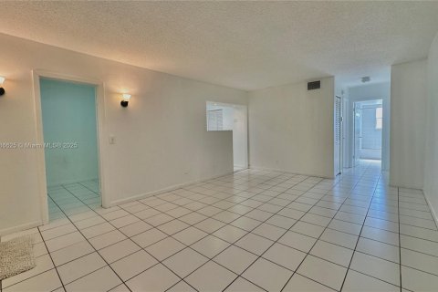 Condominio en venta en Dania Beach, Florida, 1 dormitorio, 71.35 m2 № 1730077 - foto 1