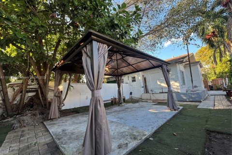 Villa ou maison à louer à Miami, Floride: 2 chambres, 65.03 m2 № 1966837 - photo 9