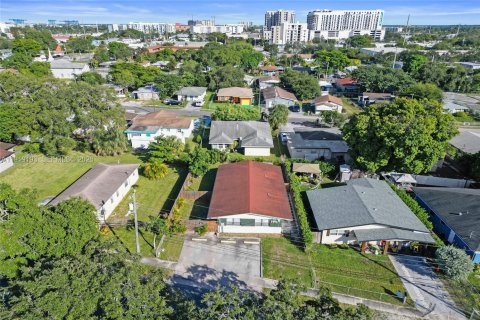 Снять в аренду виллу или дом в Дания-Бич, Флорида 2 спальни, 149.57м2, № 2082673 - фото 9