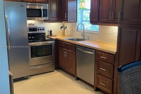 Condo in Sunrise, Florida, 2 bedrooms  № 1860427 - photo 5