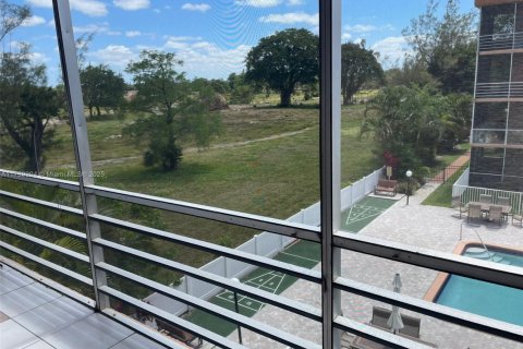 Condo in Sunrise, Florida, 2 bedrooms  № 1860427 - photo 7