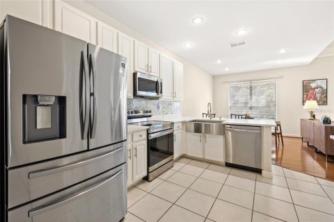 Villa ou maison à vendre à Maitland, Floride: 2 chambres, 152.36 m2 № 2403267 - photo 9